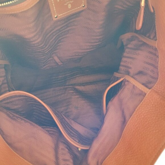 Prada Vitello Daino Tote Bag - Picture 5 of 12